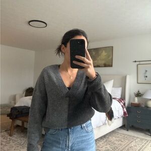 NA-KD cropped V-Neck Sweater